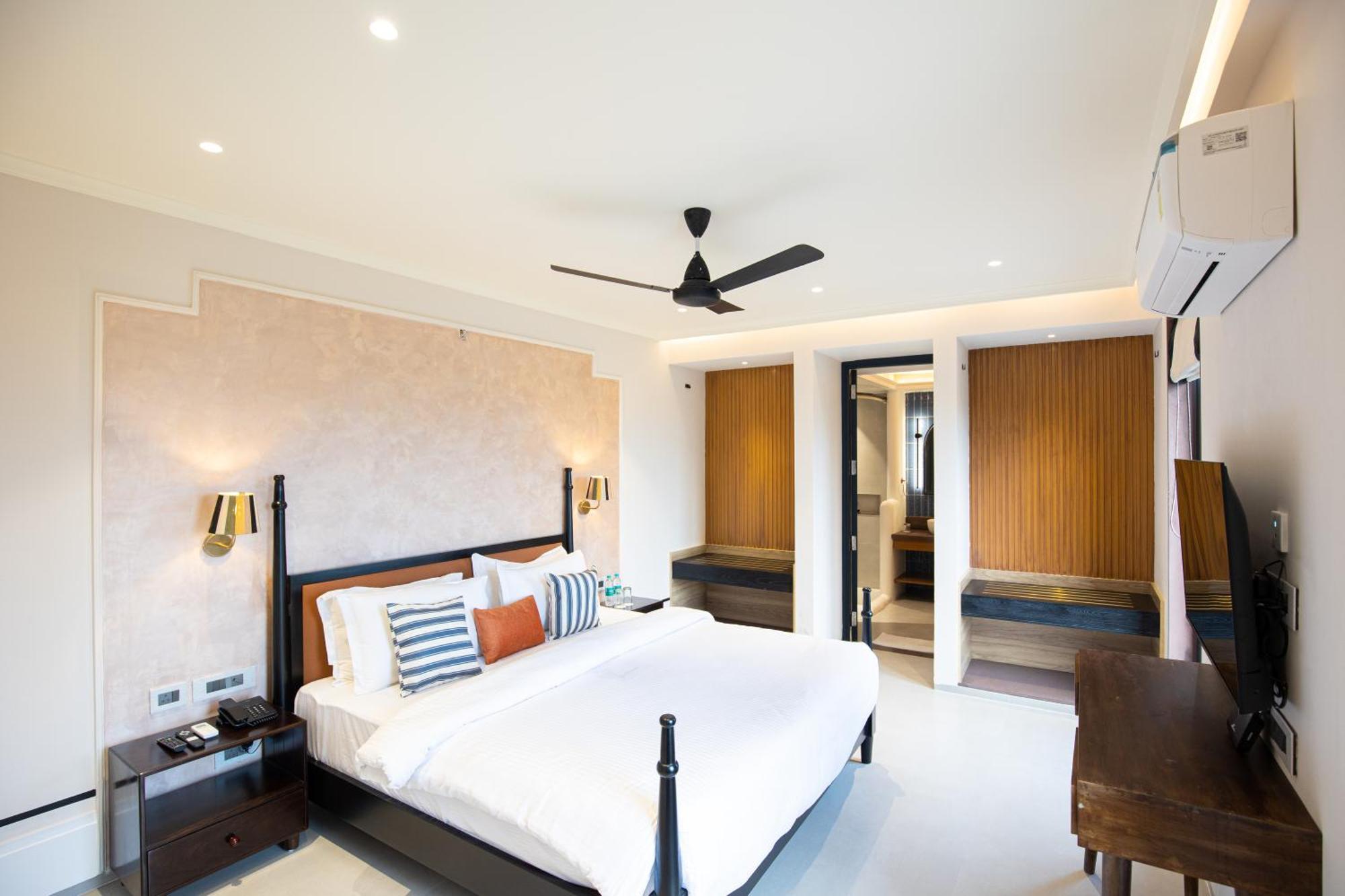 The Sierra - By The Lake Udaipur Exterior photo